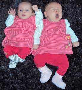 Size Matters Record Breaking Weight Difference Of Sisters Born 10 Minutes Apart Daily Mail Online