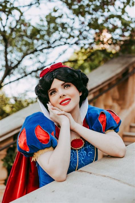 Snow White Character Connection Co