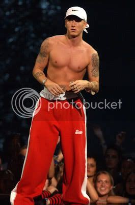 SHIRTLESS SINGERS Rapper Eminem Shirtless Pictures