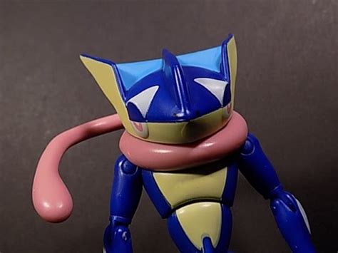 TOMMY POKEMON GRENINJA ACTION FIGURE REVIEW - YouTube It has a dark blue body mostly with a yellow chest, a white triangular marking.