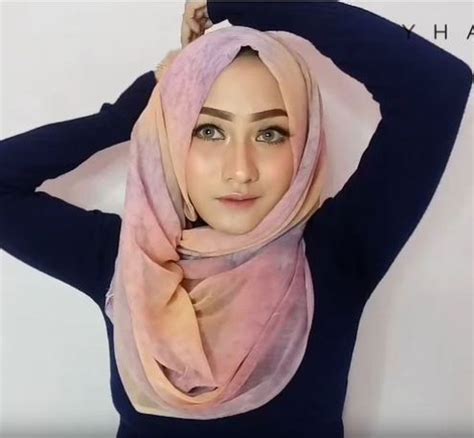 Tutorial Hijab Wisuda Paris Layer Dehaliyah