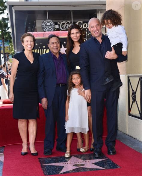 Vidéo Vin Diesel En Famille Sur Le Walk Of Fame à Los Angeles Le
