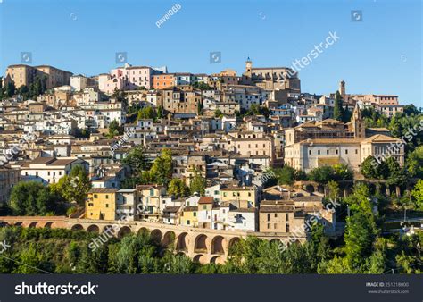 Panorama View Medieval Town Loreto Aprutino Stock Photo 251218000