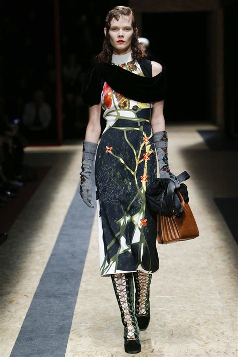 Prada Fall 2016 Ready To Wear 50s Style Skirts And Tights Fashionsizzle