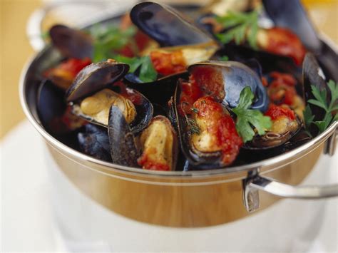 Miesmuscheln in Tomatensoße mit Petersilie Rezept