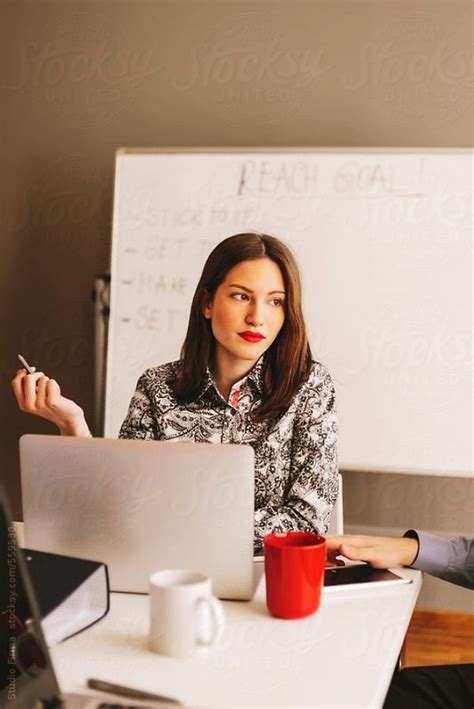 40 Best Sitting Photography Poses 22 Office Salt