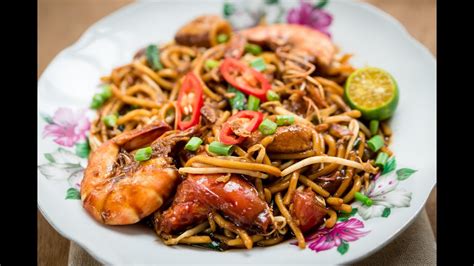 In malaysia, you can find this noodle dish in the market, or by the roadside. Resepi Mee Goreng Basah - Jom Masak Sendiri