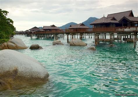 Pulaupulau.com offers a wide range of holiday packages, day tours, transfer, room reservations with online secured bookings. 8 Pulau Dan Pantai Tempat Menarik Lokasi Percutian Di ...
