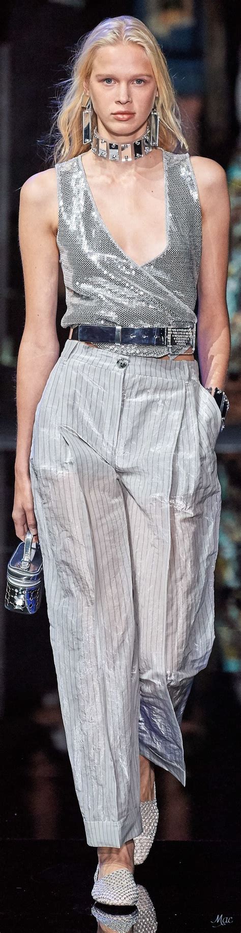 There are already 90 enthralling, inspiring and awesome images tagged with emporio armani. Emporio Armani spring 2020 RTW (avec images) | Mode, Chic