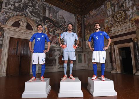 Het fan tenue van italië. Italien EM 2016 Torwart-Trikot veröffentlicht - Nur Fussball
