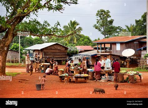 Laotisches Dorf Fotos Und Bildmaterial In Hoher Auflösung Alamy