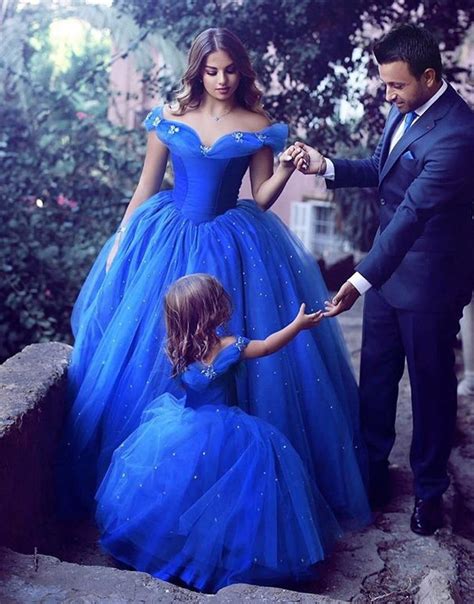 Cosa mi metto?leggi l'articolo e scopri idee e suggerimenti di stile dedicati alla mamma della sposa (e dello sposo). Abiti mamma e figlia principessa disney con gonna ampia in ...