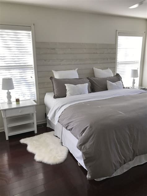 Diy headboard for under $30. DIY shiplap headboard ️ | Farmhouse headboard, Shiplap headboard, Bedroom headboard