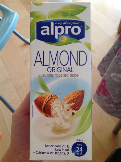 Latte di mandorla, latte di soia o qualcos'altro? GenBioAgroNutrition: Il latte di mandorla