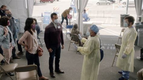 A medical based drama centered around meredith grey, an aspiring surgeon and daughter of one of the best surgeons, dr. GSM Takes on Coronavirus - Grey's Anatomy Season 17 Episode 1 - TV Fanatic