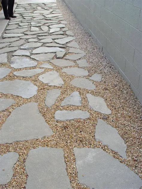 33 Flagstone And Gravel Walkway Ideas