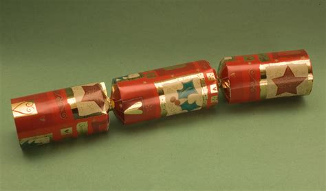 It is a type of candy made with saltine crackers coated in toffee and just 4 ingredients. Do Americans Have Christmas Crackers at Christmas? : AskReddit
