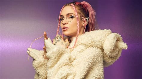 Grimes Says Foxs Alter Ego Makes Gender Fluidity More Casual Thewrap