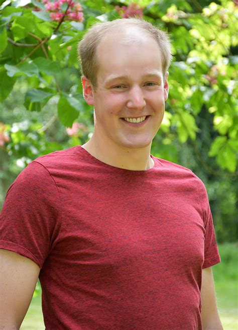 He's a genuinely nice guy and a good actor, too. Kontakt / Impressum - SC Balje e.V.