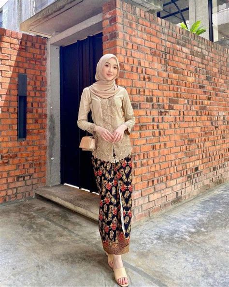 Inspirasi Kebaya Anak Muda Modern Cocok Untuk Wisuda