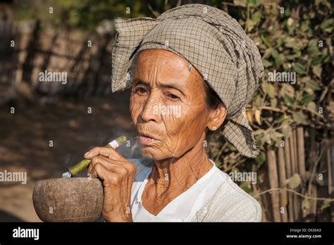 Wizened Old Woman Hi Res Stock Photography And Images Alamy