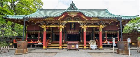 Nezu Shrine Tokyos Most Beautiful Shinto Shrine With Azaleas