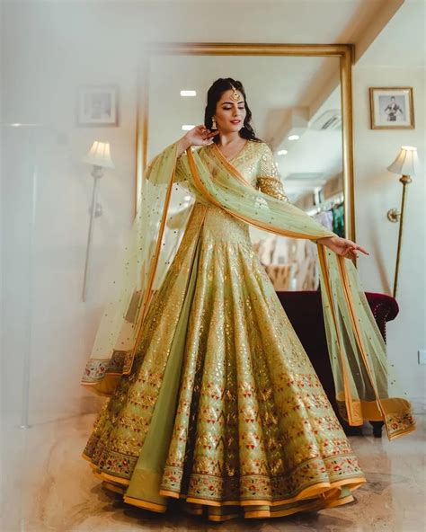 20 Most Stunning Sangeet Outfits Spotted In 2020 Artofit