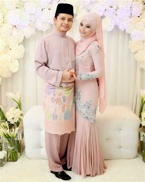 Berikut ini adalah beberapa gambar kebaya pengantin yang bisa menjadi inspirasi anda di hari pernikahan yang sakral. 14+ Gambar Model Baju Akad Nikah Terbaru 2017