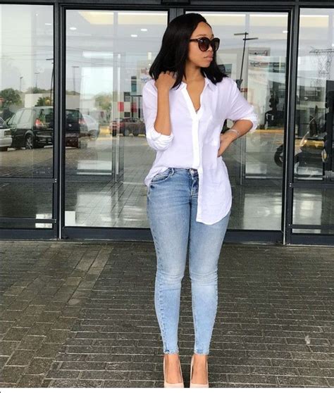 Smart casual for women aim for a polished yet relaxed look with garments that are elegant and comfortable. Pin by Cecilia Iita on Denim | Smart casual women jeans ...