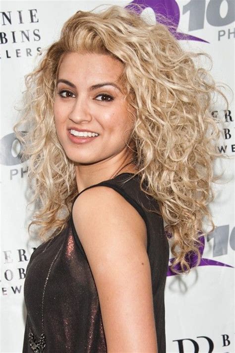 Tori Kelly Curly Golden Blonde Pin Curls Hairstyle Steal Her Style