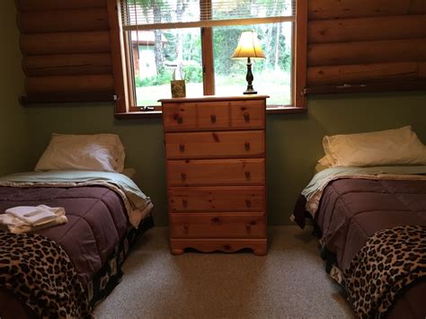 All inclusive Lodge and Cabins - Alaska Hooksetters Lodge