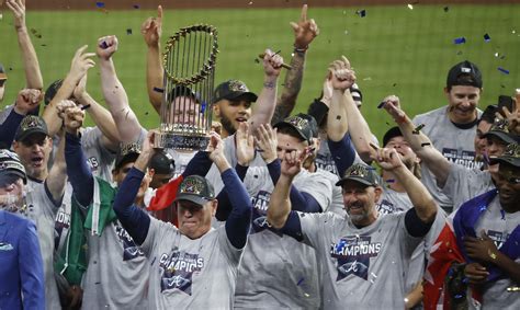 MLB World Reacts To Angel Hernandez's Retirement