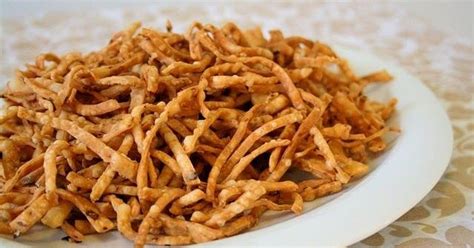 4)planta 1 sudu lebih sikit dipanaskan dgn sedikit minyak. Resepi Kuih Gunting (With images) | Cooking recipes, Food ...
