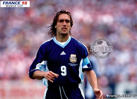 Roma karşılaşmanın büyük bölümünde daha atak bir oyun sergilerken, karşılaşmanın tek golü 82. FUTBOL RETRO Banco de Imagenes: Gabriel Batistuta (Newells, Boca Jrs, Fiorentina, Roma, Argentina)