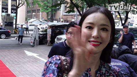 장기용(1992년 8월 7일 ~ )은 대한민국의 모델이자 배우이다. TD영상 임수정-이다희-전혜진-장기용 '검블유' 종방연 현장 ...