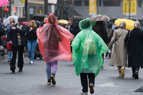 Kmi Waarschuwt Met Code Geel Voor Intens Onweer Met Kans Op Hagel