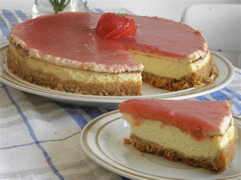 New York Cheesecake with Strawberry sauce topping