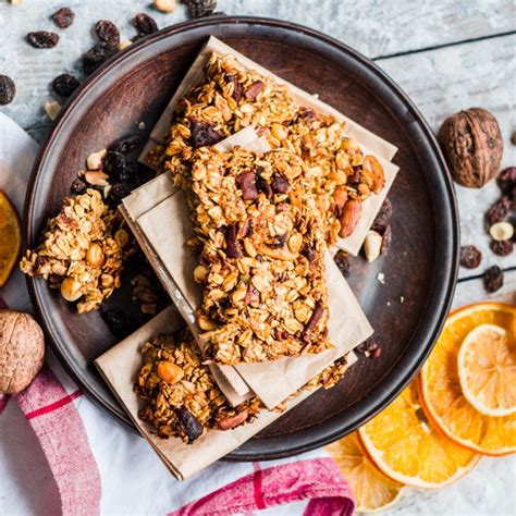 I would love to know about your favorite homemade snack recipes! Homemade Granola Bar