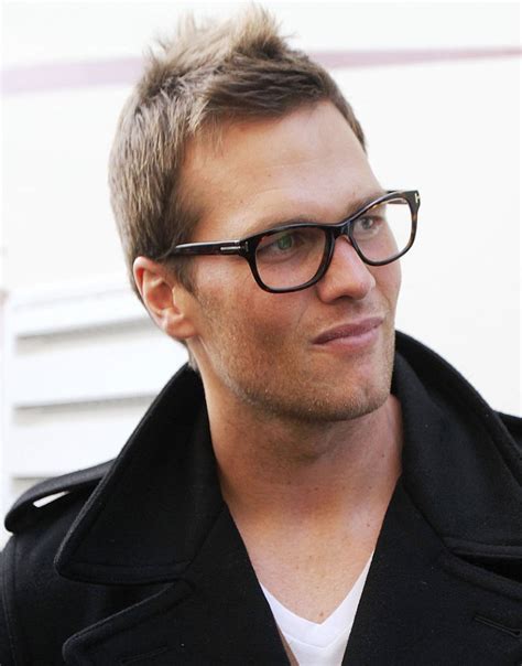 20 Classy Men Wearing Glasses Ideas For You To Get Inspired Instaloverz