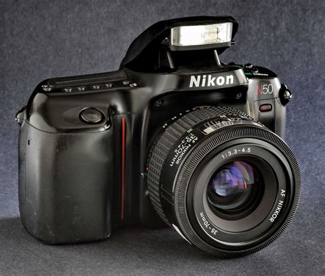 Nikon N50 35mm Slr Camera W Nikkor Af 35 70mm F33 Zoom Lens Students