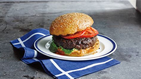 Find recipes for your diet. Best Ever Juicy Burger Recipe | Hellmann's US