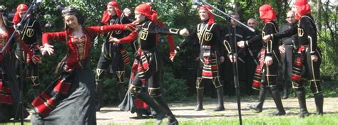 Single frauen aus georgien letztlich partnervermittlung frauen georgien. Georgischer Tanz: Tradition Moderne Kultur in Georgien
