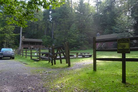 Wifi, tv, pool, sauna, kitchen, balcony, outdoor grill Middle Mountain Cabins - Elkins-Randolph County Tourism