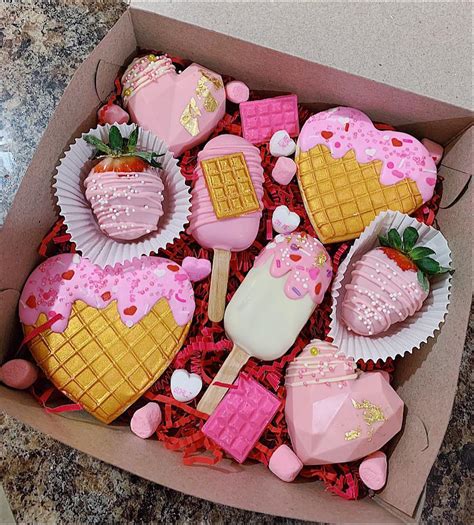 A Valentines Treat Box I Made Cookies Cakesicles And Chocolate Covered Strawberries Rbaking