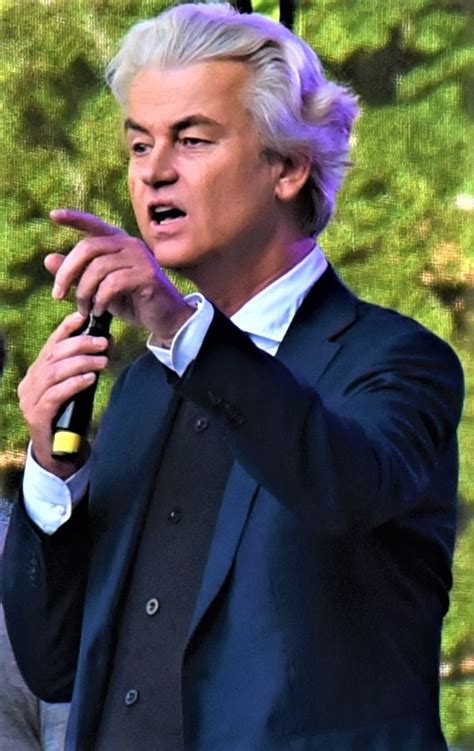 ˈxeːrt ˈʋɪldərs or ˈʝeːʁt ˈʋɪldəʁs; Geert Wilders - Wikipedia
