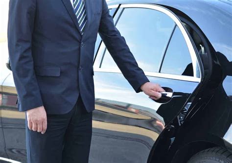 5 Benefits Of Using Professional Chauffeur Service The Zen Universe