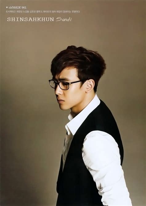 The group originally consisted in seven members, but in september 2009 the former leader jaebeom, due an internet controversy, had to resign from the group. Everything About 2PM: Poster 2PM Look Optical (Nichkhun ...