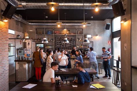 Tienda de puertas baratas en madrid con un amplio catálogo de puertas, armarios y cocinas a precios increíbles. Restaurantes "made in USA". La mejor cocina americana en ...