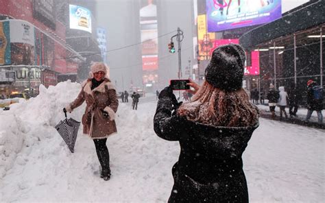 Winter Storm Jonas In Pictures Deadly Blizzard Buries East Coast In Snow