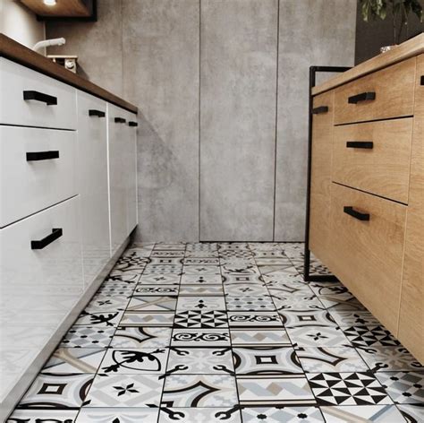 Kitchen Floor Tile Patterns Ideas And Inspiration Hunker
